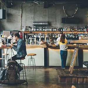 אכסניה Nui. & Bar Lounge, טוקיו